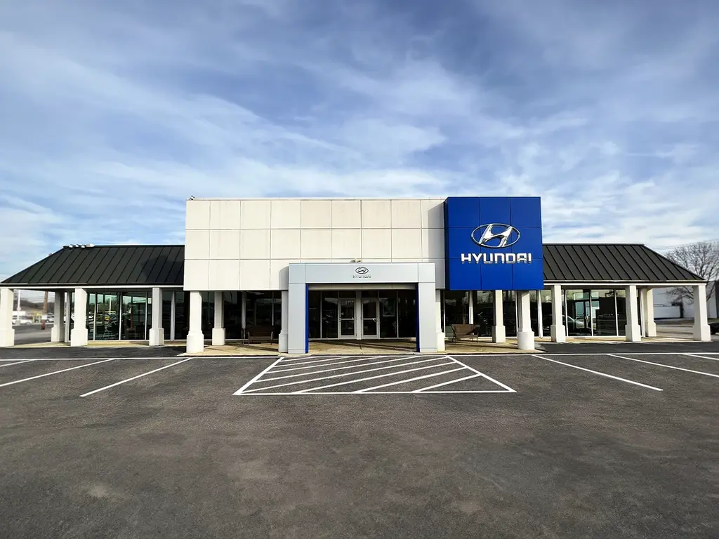 Dealership gallery photo 1